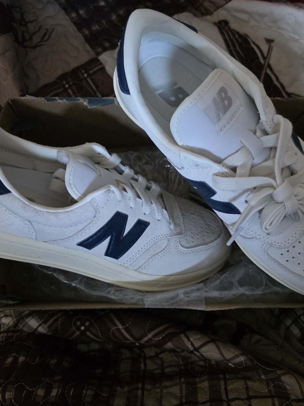 New Balance White and Navy Retro Low-Top Sneakers - Men's